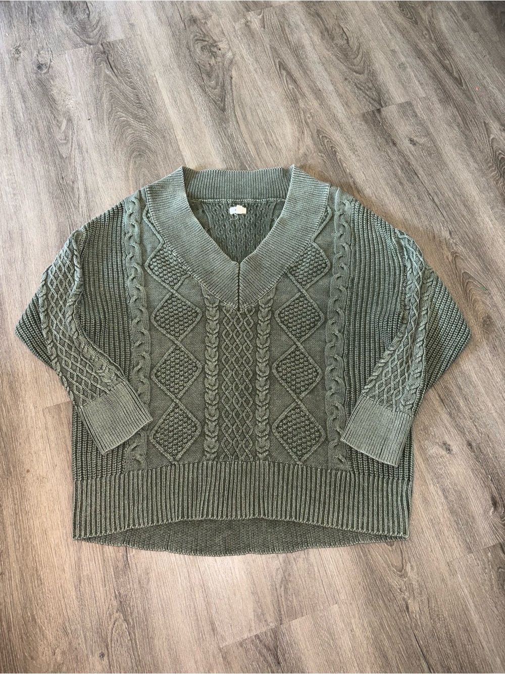 Aerie | Green Cable Knit V-Neck Sweater